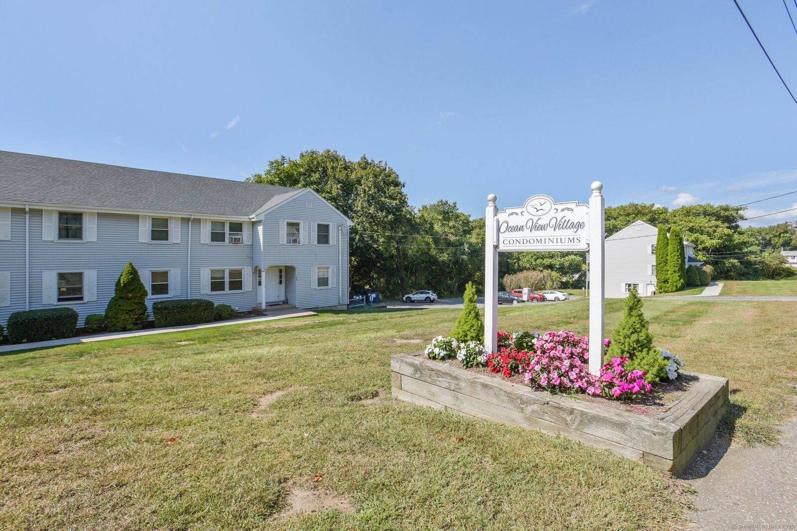 Property Photo:  1469 Boston Post Road Apt 19  CT 06498 