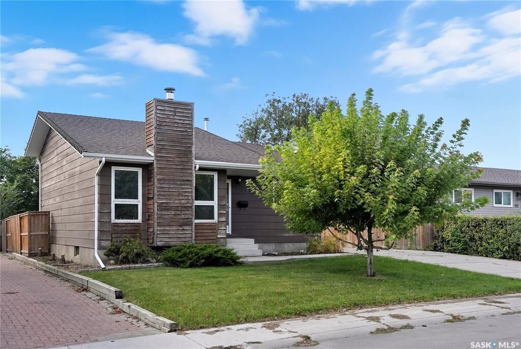 Property Photo:  118 Delayen Crescent  SK S7N 2N6 
