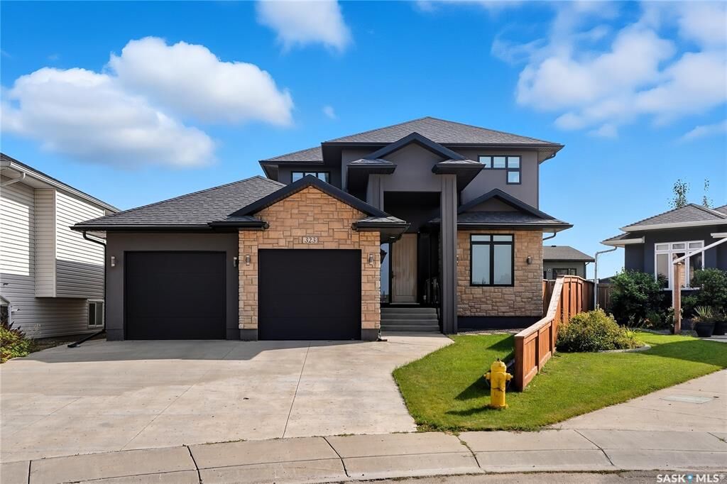 Property Photo:  323 Atton Crescent  SK S7W 0K8 