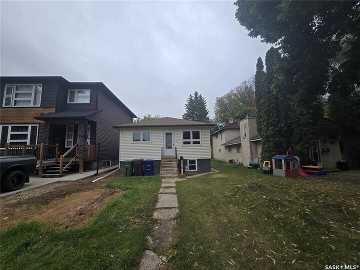 412 V Avenue S  Saskatoon SK S7M 3E7 photo