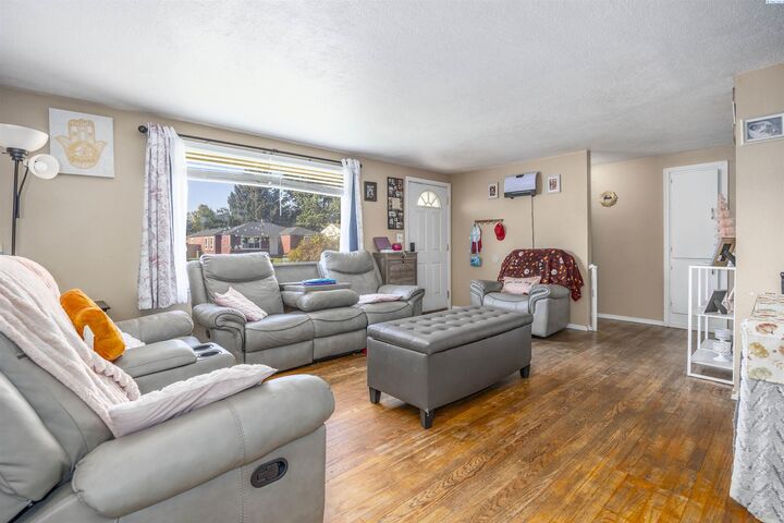 Property Photo: 1206 W 2nd Ave WA 99336