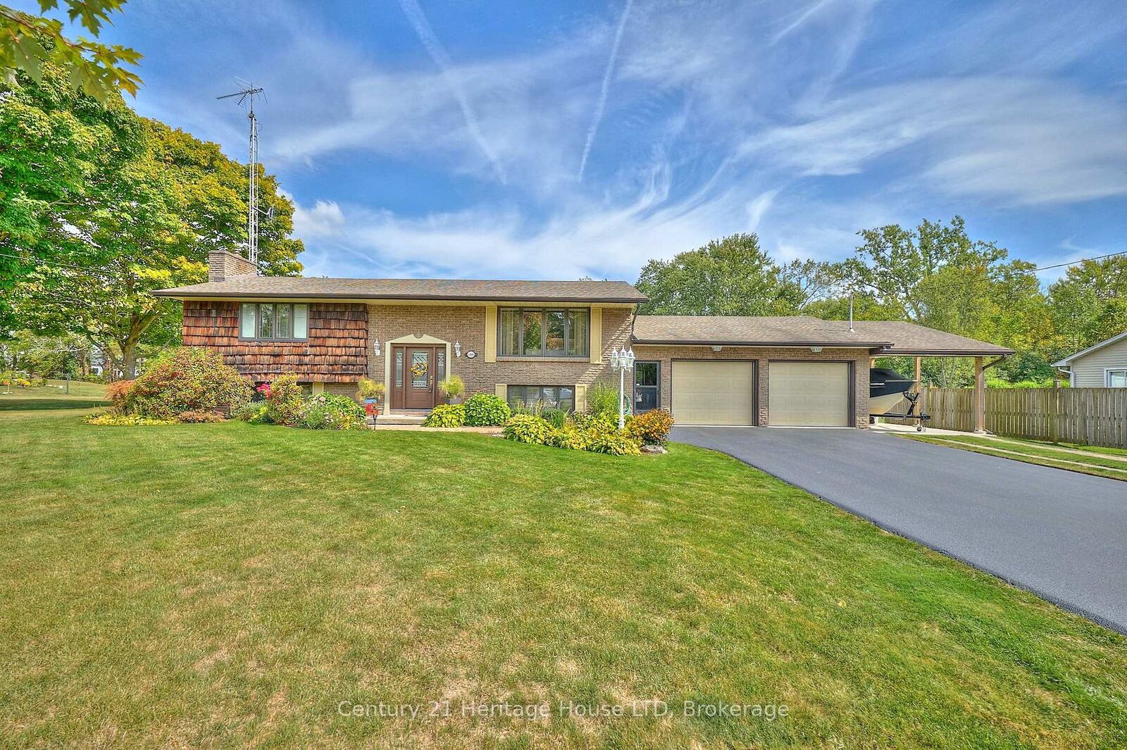 Property Photo:  544 Rosehill Road  ON L2A 5M4