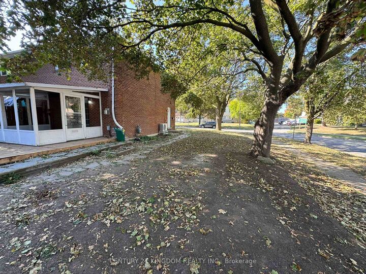 137 Jansen Avenue  Kitchener ON N2A 2L8 photo