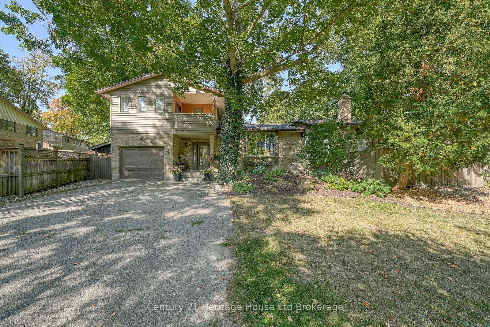 Property Photo:  248 Vansittart Avenue  ON N4S 6G2 