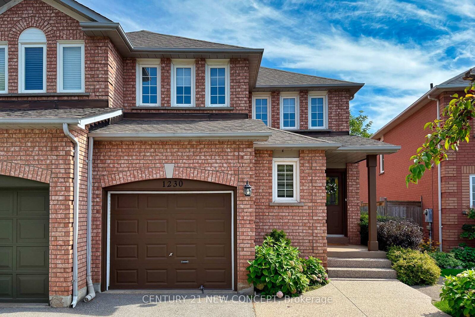 Property Photo: 1230 Old Oak Drive ON L6M 3K6