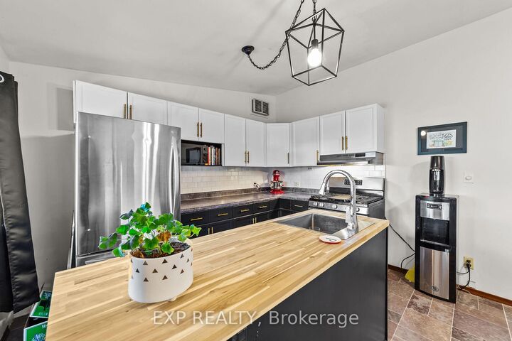 Property Photo:  807 Cambridge Street  ON N4S 4V8