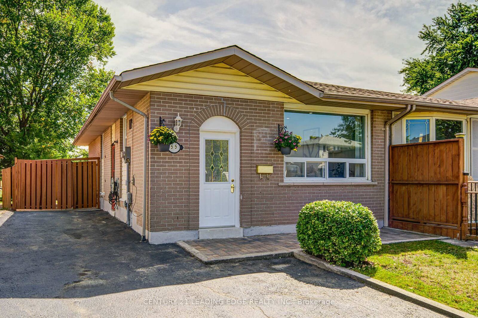 Property Photo:  55 Crawford Drive  ON L6V 2C6 
