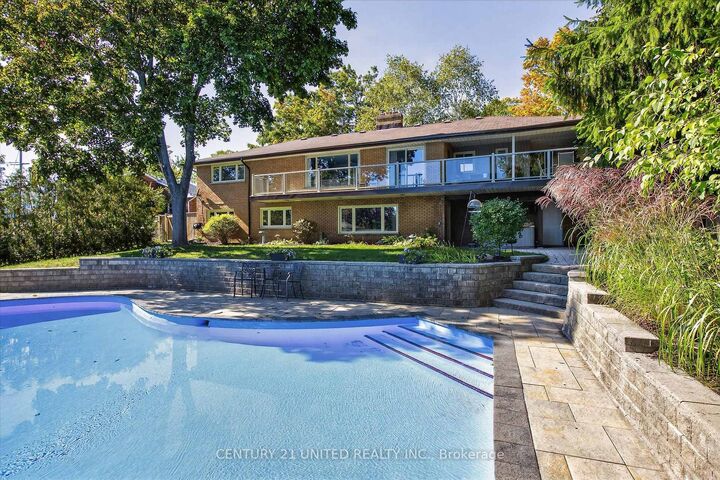 8 Oakwood Crescent  Peterborough ON K9J 1N3 photo