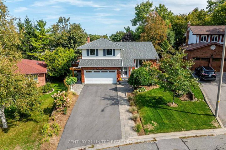Property Photo:  114 Oakwood Crescent  ON K9J 1N3 