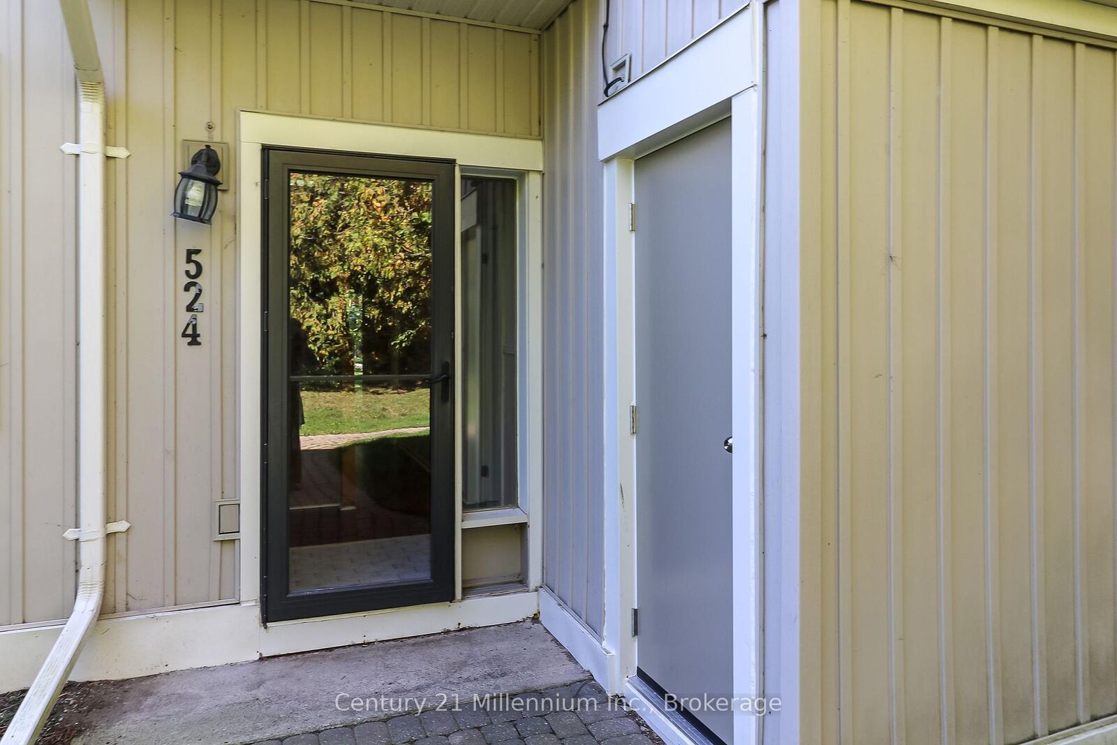 Property Photo: 524 Oxbow Crescent ON L9Y 5B4