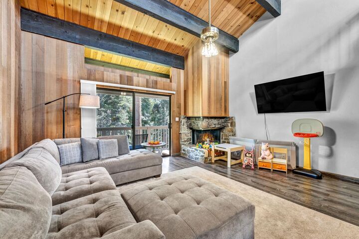 Property Photo:  1001 Commonwealth Drive 148  CA 96143 