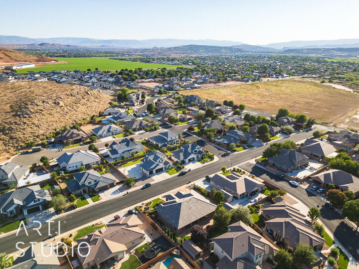 Property Photo: 425 E 1575 S UT 84780