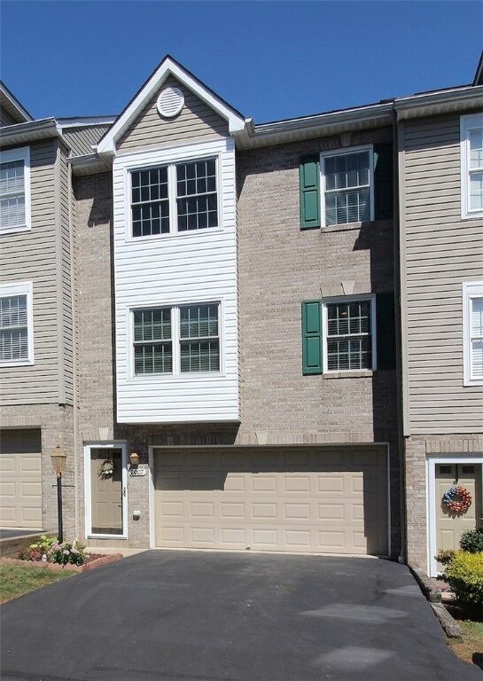 Property Photo: 2007 Trotwood Court PA 15644