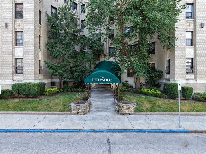 Property Photo:  372 S Highland Ave 103  PA 15206 