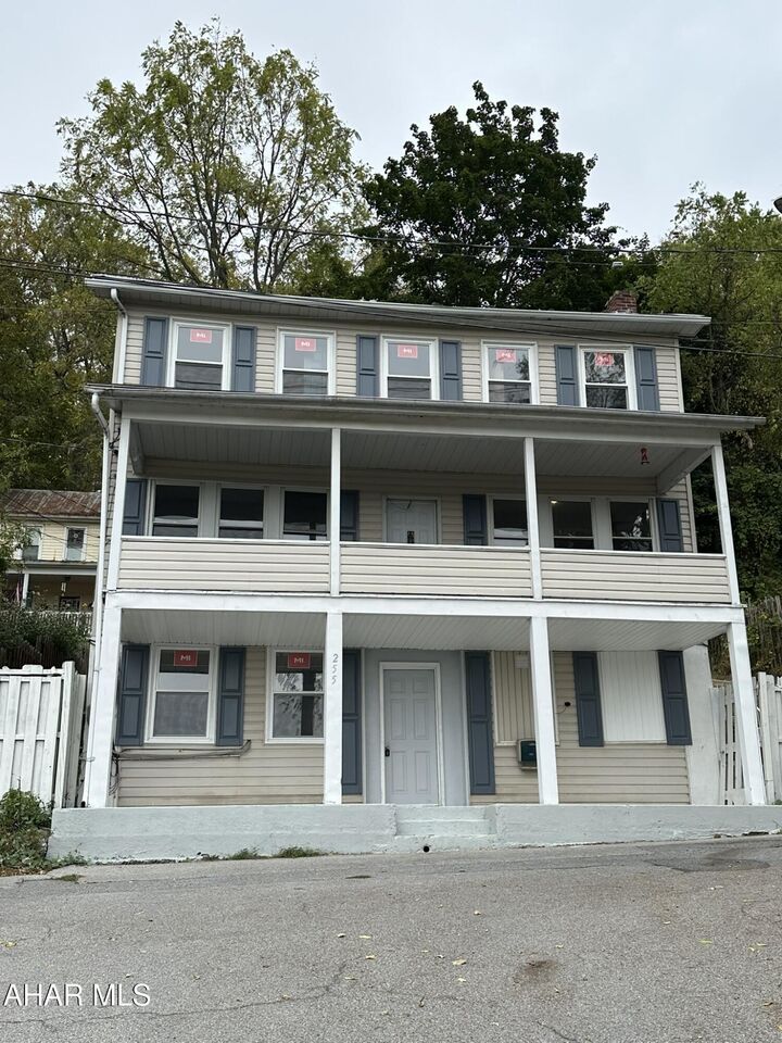 255 Hillside Street  Everett PA 15537 photo