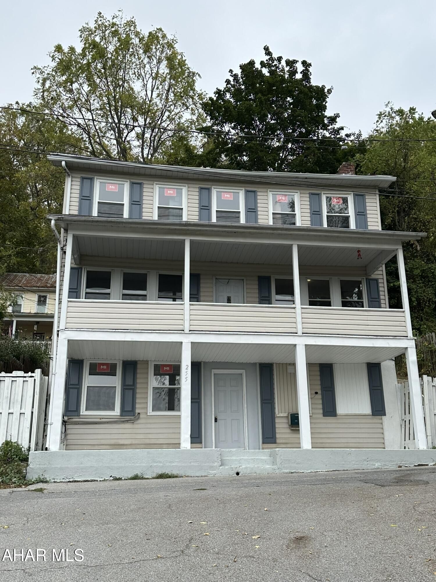 Property Photo:  255 Hillside Street  PA 15537 
