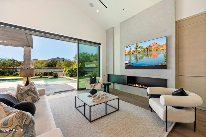 Property Photo: 6932 N Cactus Wren Court AZ 85253