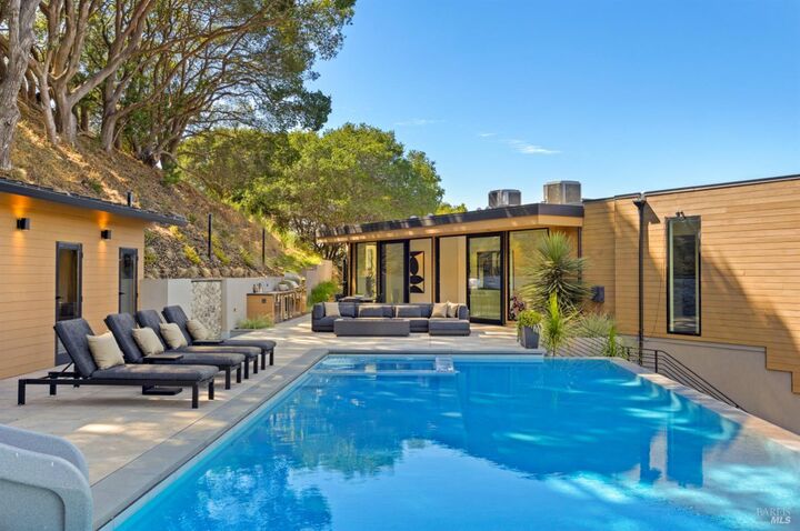 Property Photo:  3 Trestle Glen Circle  CA 94920 