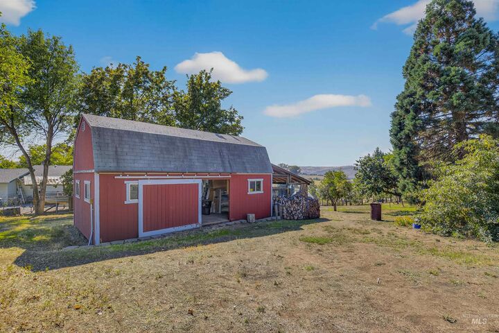 Property Photo: 2335 Valleyview Ct. WA 99403