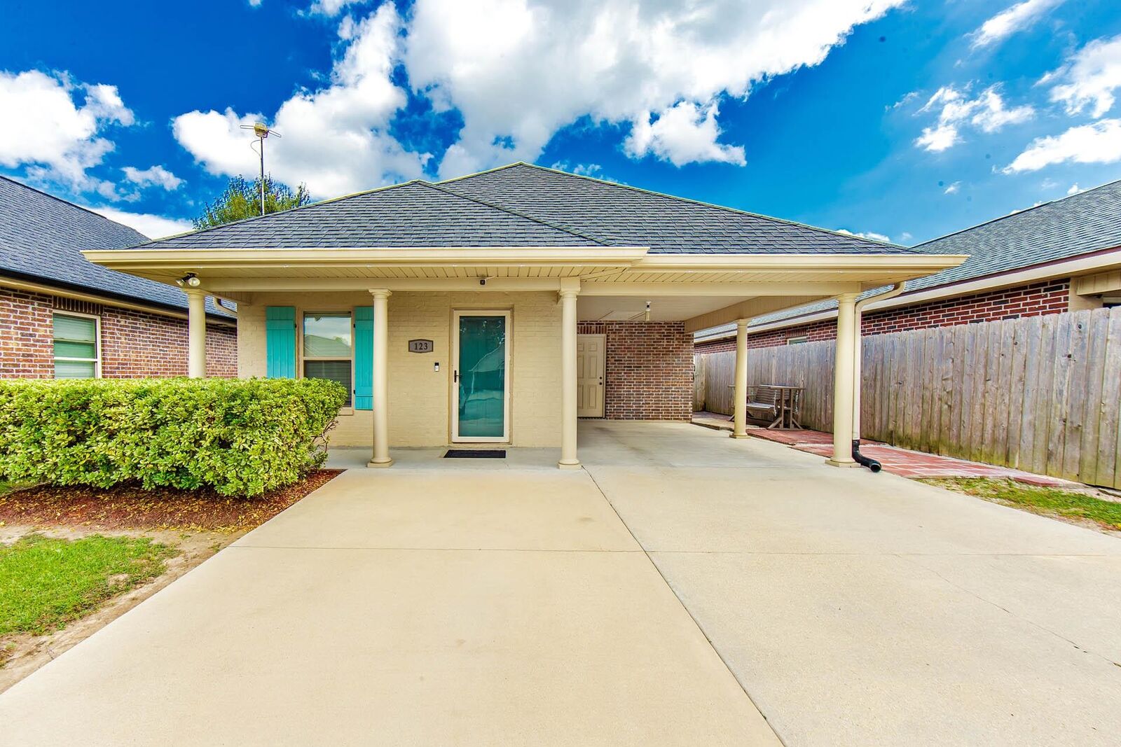 Property Photo:  123 Sea Blue Lane  LA 70359 