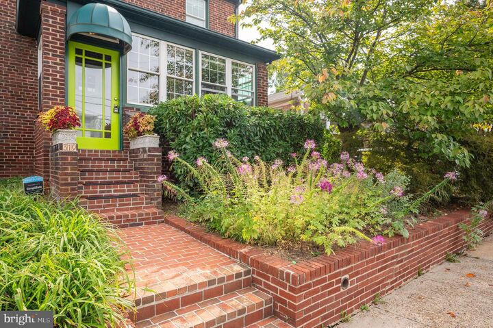 Property Photo:  319 Laverne Avenue  VA 22305 