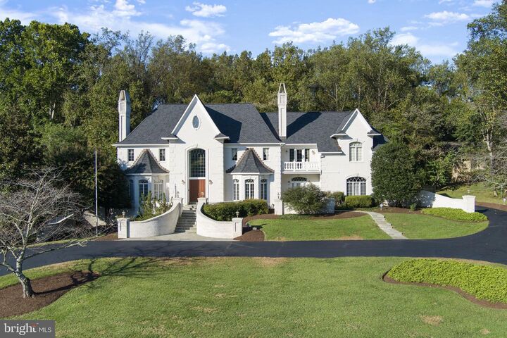 Property Photo: 8709 Crider Brook Way MD 20854