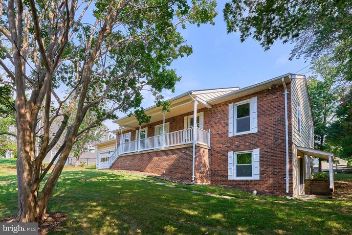 Property Photo: 8332 Hilltop Avenue VA 22182