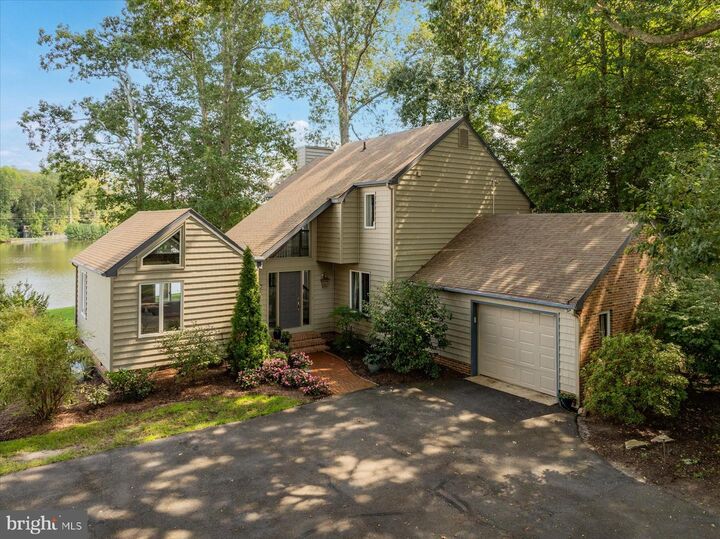 Property Photo:  23113 Lakeview Drive  DE 19966