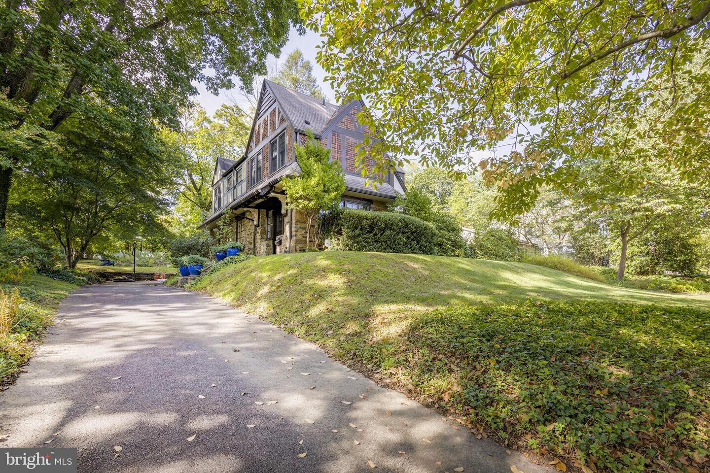 Property Photo: 8202 Fairview Road PA 19027