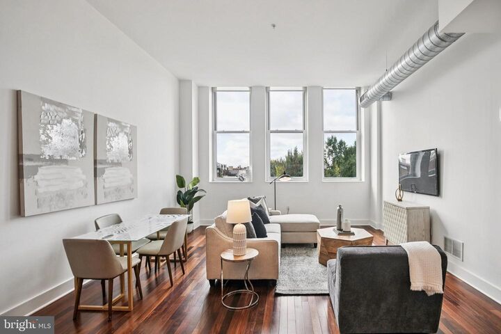 Property Photo: 1101 Locust Street 4E PA 19107