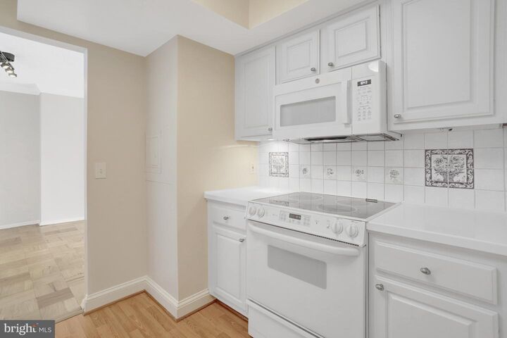 Property Photo:  3800 Fairfax Drive 509  VA 22203 