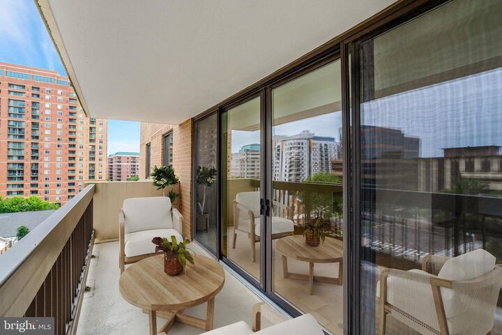 Property Photo: 3800 Fairfax Drive 509 VA 22203