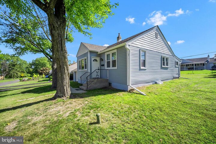 Property Photo:  31 Poplar Avenue  PA 18976 