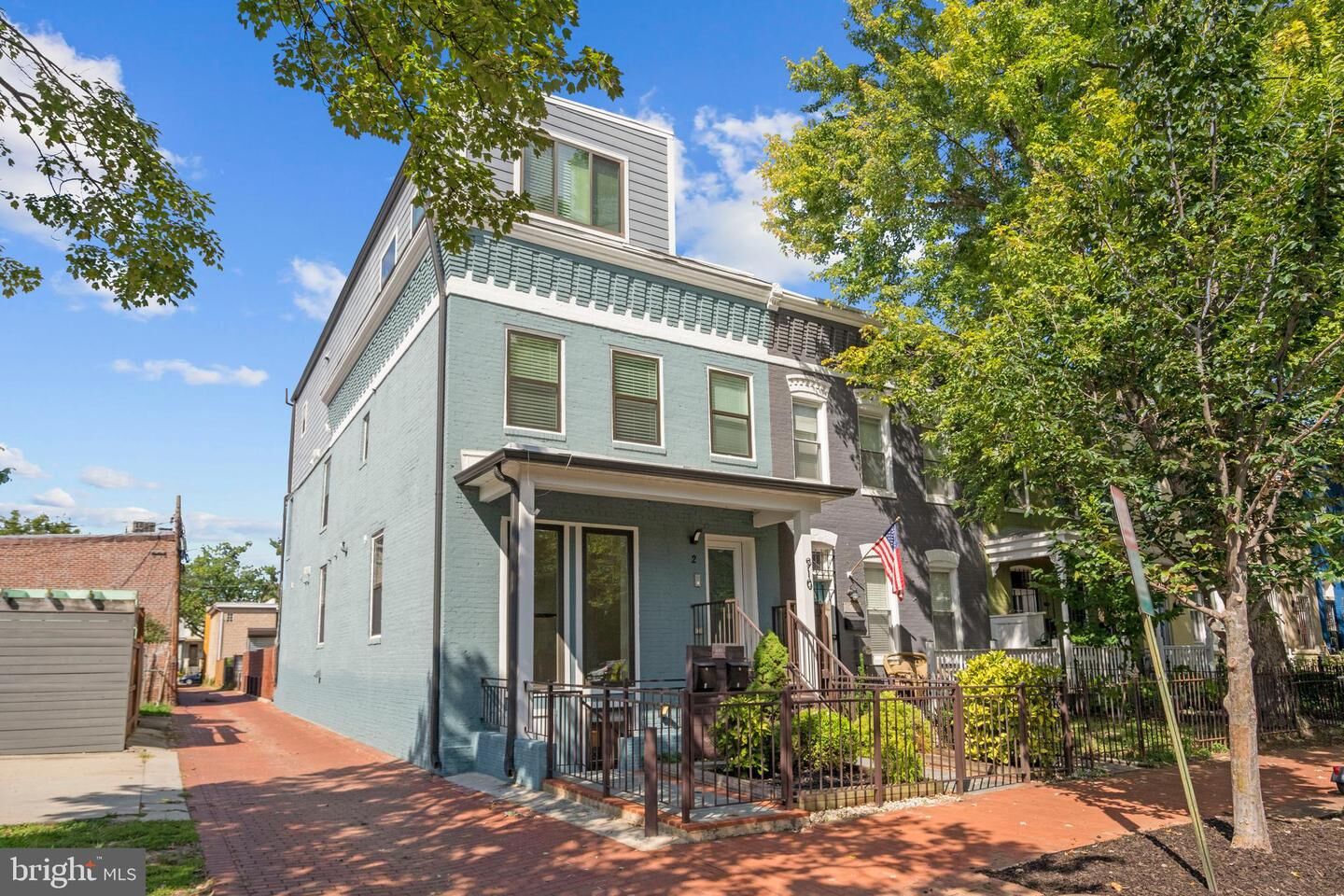 Property Photo:  910 9th Street NE 1  DC 20002 