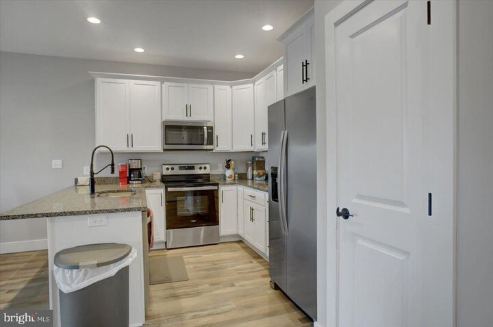Property Photo:  521 Shook Ct E  PA 17225 