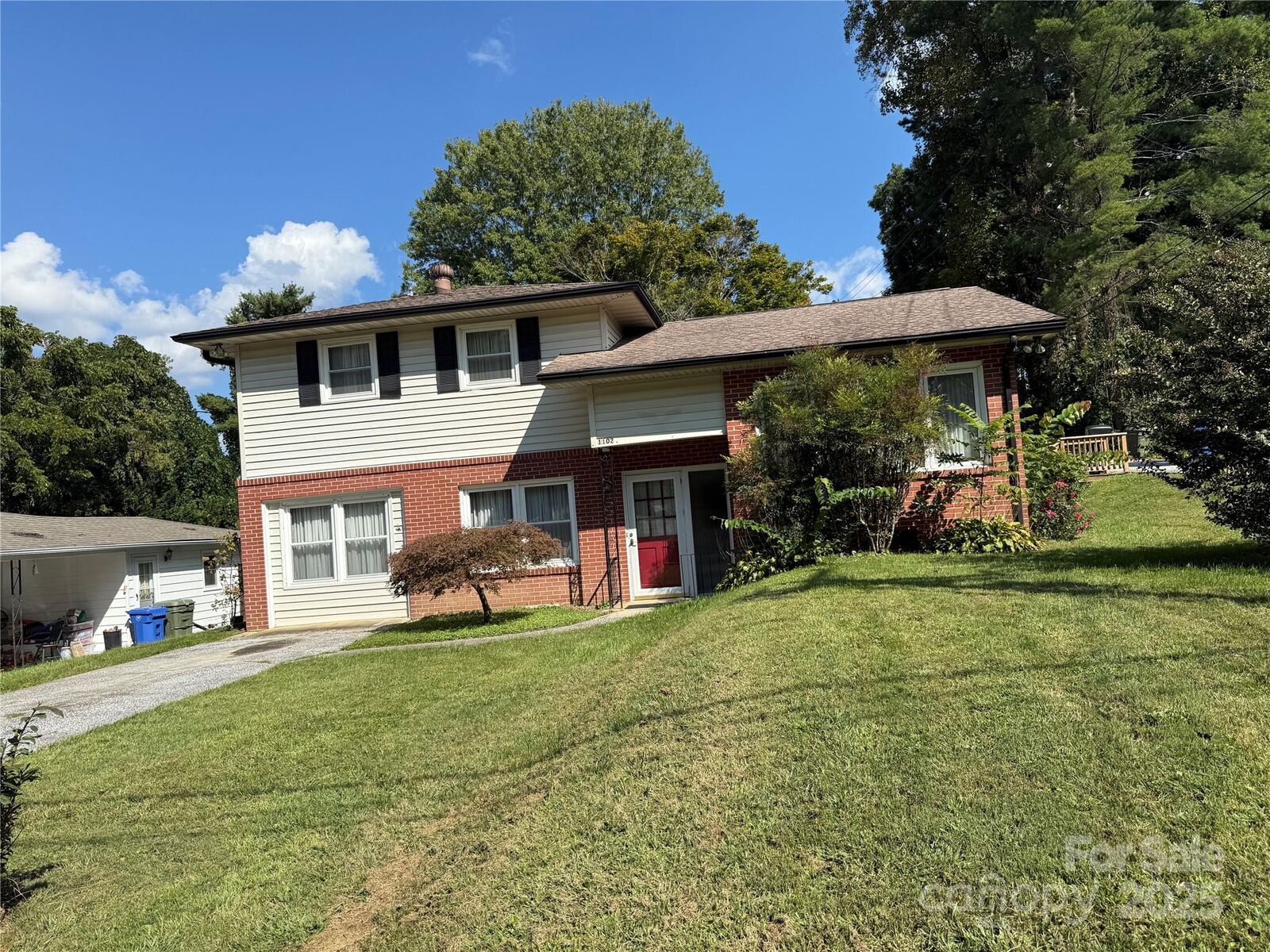 Property Photo:  1102 N Justice Street  NC 28791 