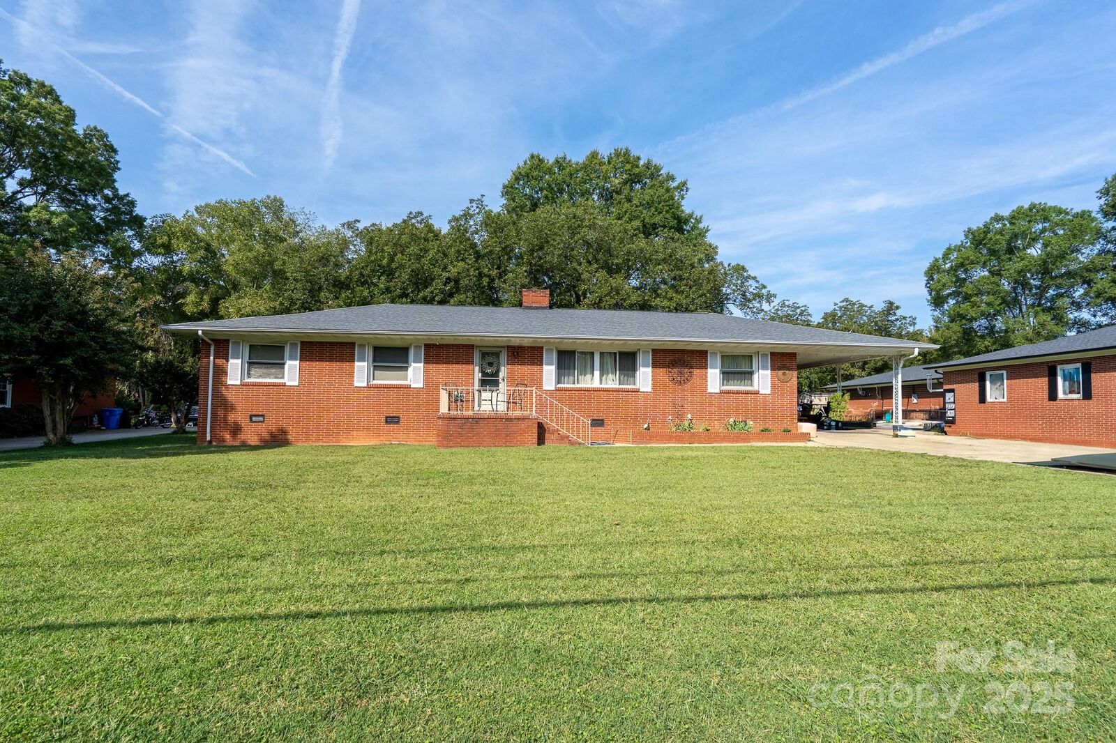 Property Photo:  345 S Magnolia Street  NC 28115 
