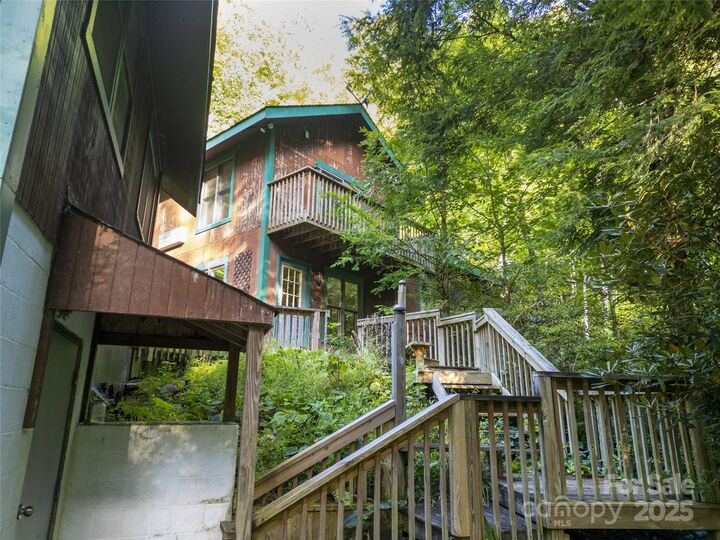 Property Photo:  70 Stonegate Trail  NC 28748 