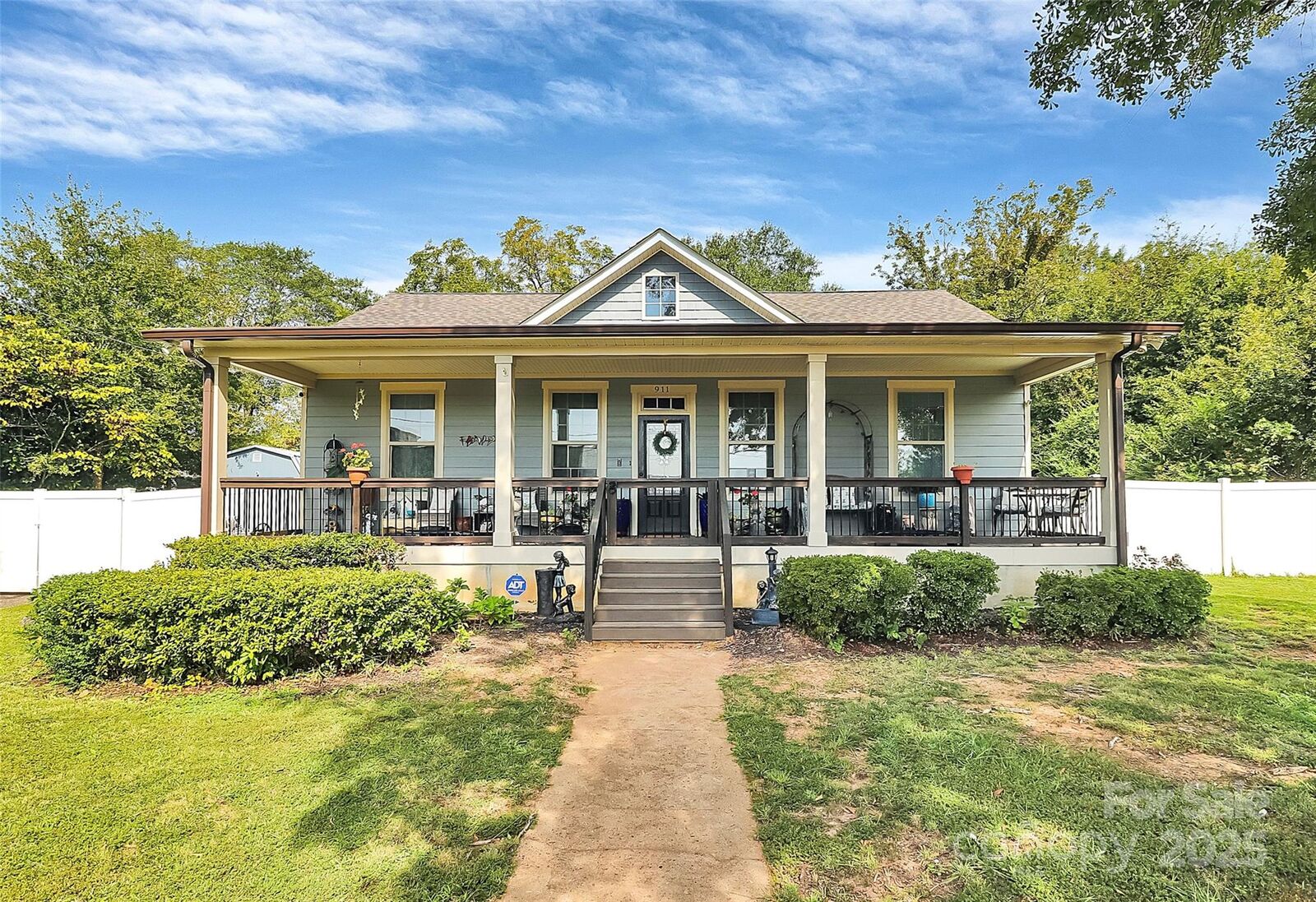 Property Photo:  911 Earl Street  NC 28150 