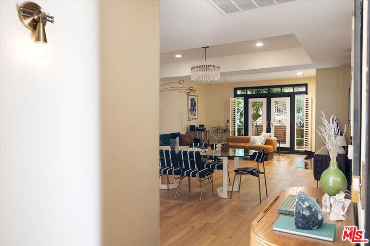 Property Photo:  2222 N Beachwood Dr  CA 90068 