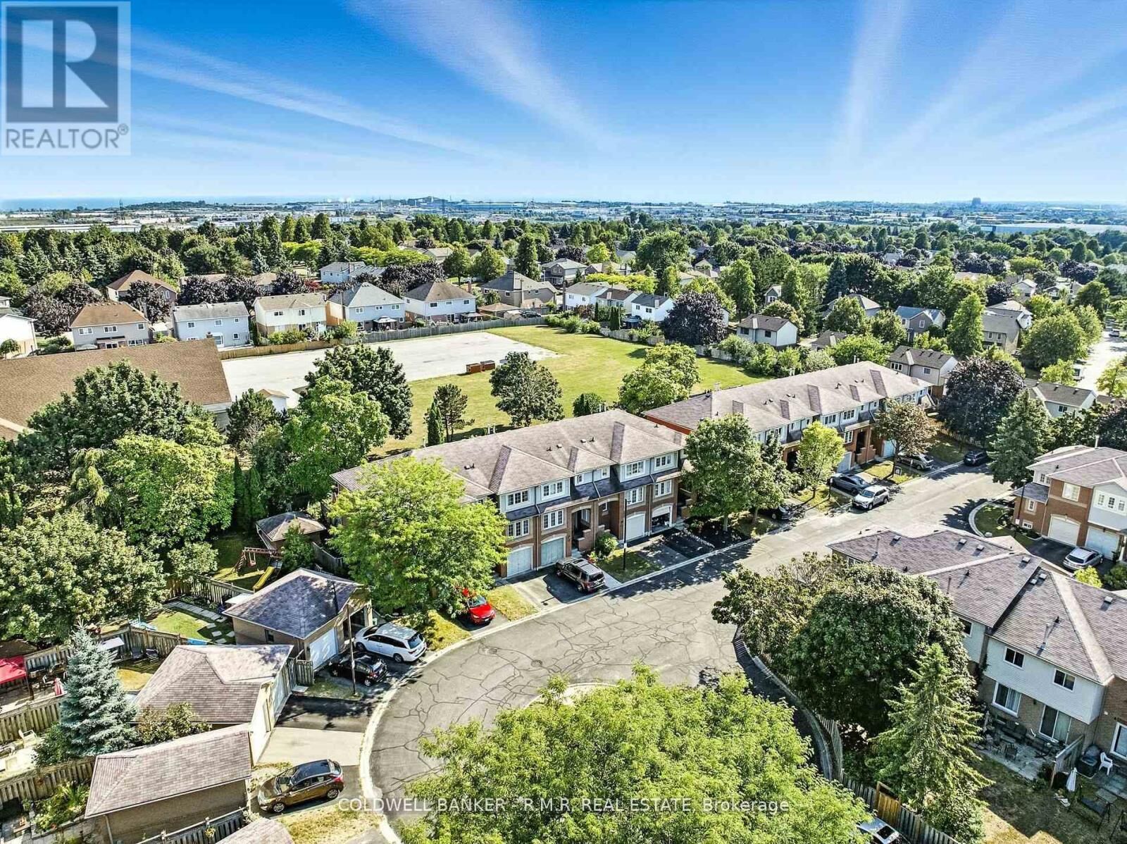 Property Photo:  1801 Nichol Avenue 14  ON L1N 9K1 