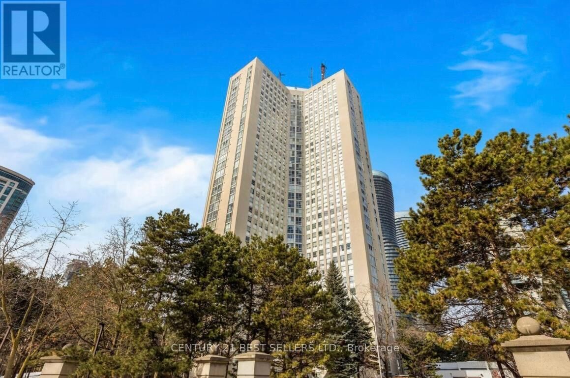 Property Photo:  3650 Kaneff Crescent 1803  ON L5A 4A1 