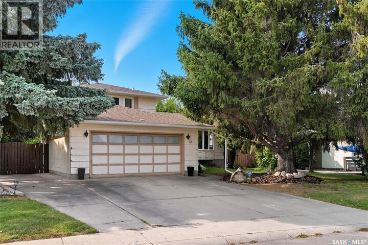 Property Photo: 30 Champlin Crescent SK S7H 4T3