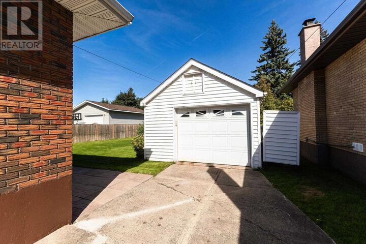 Property Photo:  134 Ruth St  ON P6C 2E7 