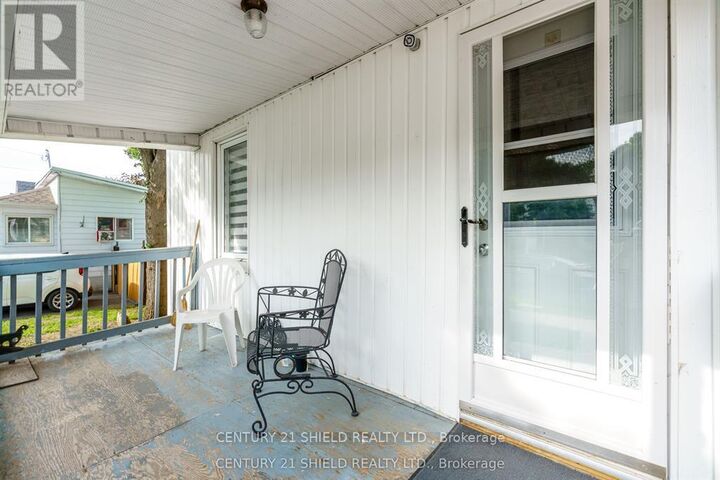 Property Photo: 325 Belmont Street ON K6H 4Z7