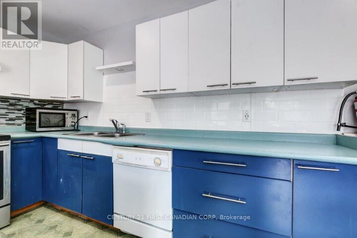Property Photo:  776 Quebec Street  ON N5Y 1X4 