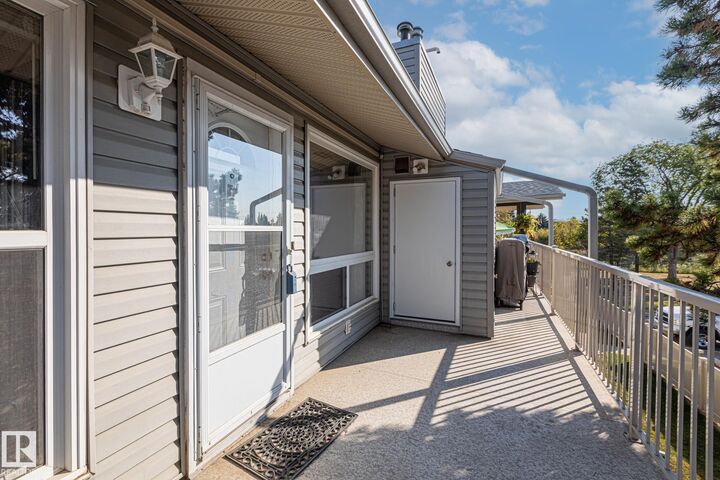 Property Photo:  9331 172 Street NW  AB T5T 3C3 