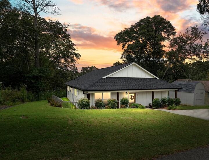 Property Photo:  120 E Killian Street  GA 30114 