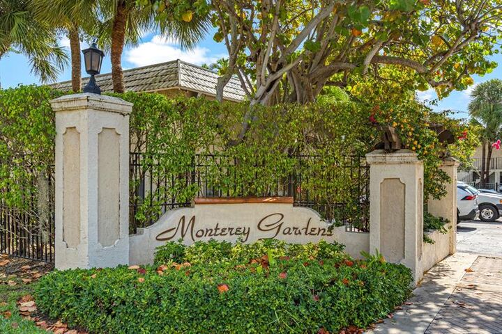 Property Photo: 8609 SW 68th Ct 3 FL 33156