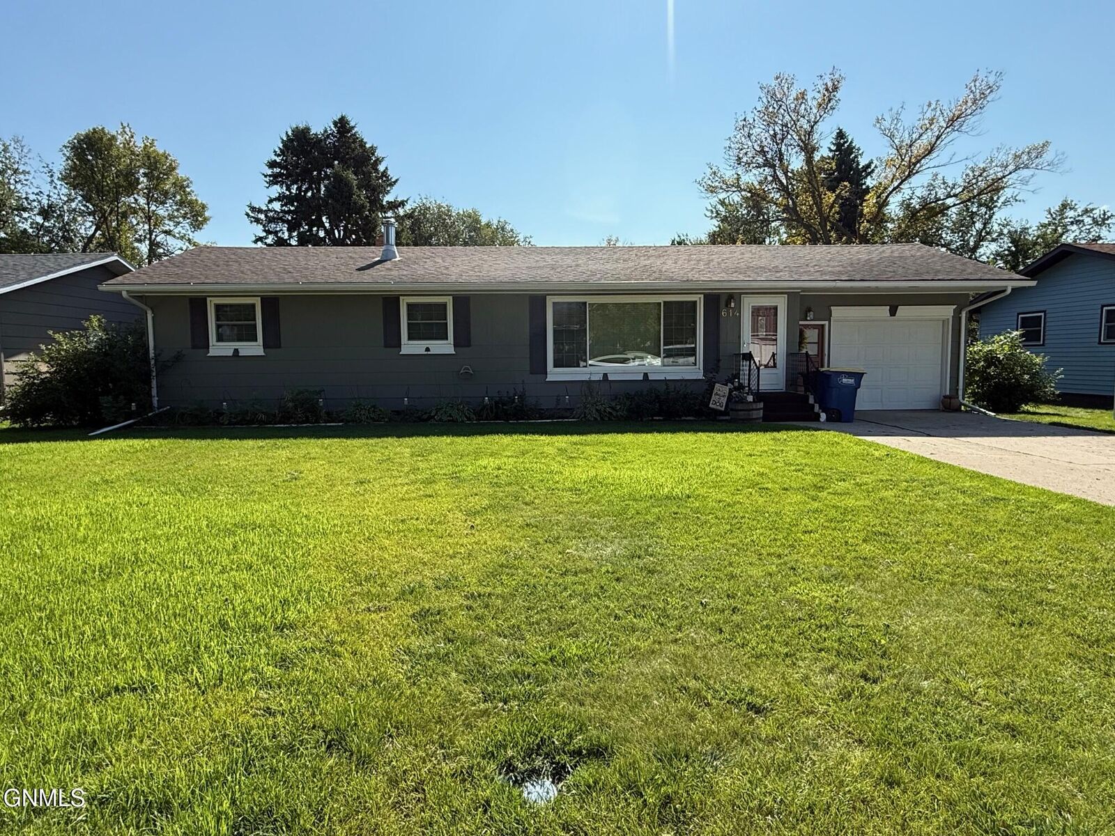 Property Photo:  614 14th Street SE  ND 58401 